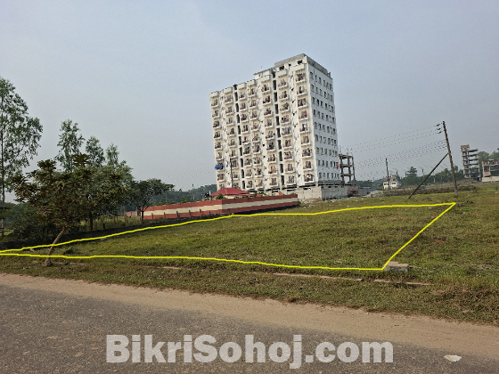 আশুলিয়া মডেল টাউনে ৫.৮ কাঠা দক্ষিনমূখী প্লট বিক্রয় হবে।